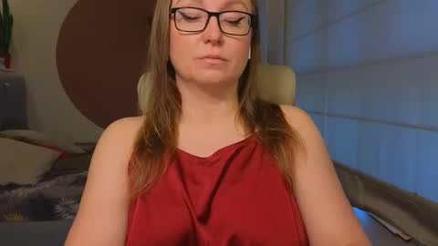 DOM MUMMY online show from 04.01.26