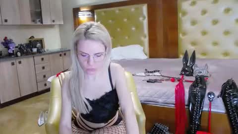 domcaprisse online show from 03.19.26