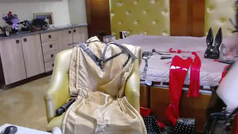 domcaprisse online show from 05.08.26
