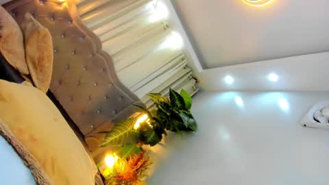 CALL ME BABY BELLA online show from 03.03.25