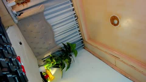 CALL ME BABY BELLA online show from 10.03.25