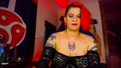 Snapshot of dominatrixblue chatting on 01.23.25 Dom Blue online show from 01.23.25