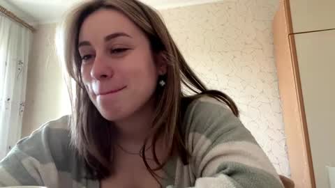 Mia online show from 04.13.26