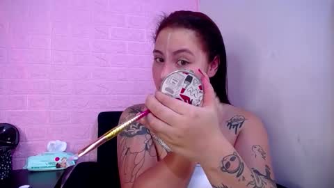 Snapshot of dominic_queen chatting on 10.31.25 online show from 10.31.25