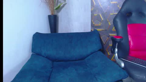 dominic_smith_ online show from 04.10.26