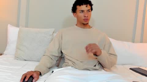Snapshot of dominick_star chatting on 12.12.24 Dominick Star online show from 12.12.24