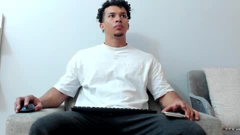 Snapshot of dominick_star chatting on 02.04.25 Dominick Star online show from 02.04.25