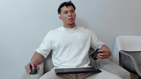 Snapshot of dominick_star chatting on 02.26.25 Dominick Star online show from 02.26.25