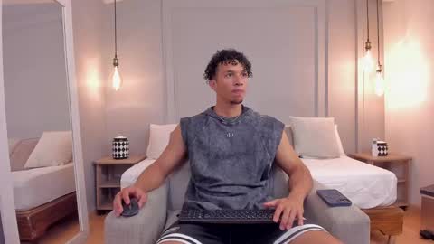 Snapshot of dominick_star chatting on 09.23.25 Dominick Star online show from 09.23.25