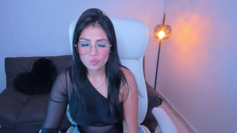 Snapshot of dominique_21x chatting on 12.19.24 DOMINIC online show from 12.19.24