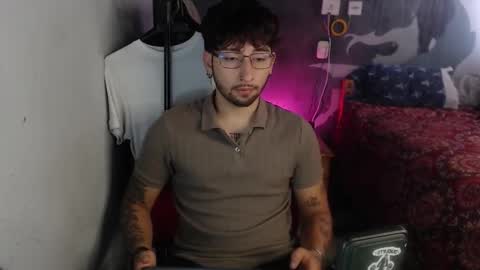 Snapshot of dominus_kane chatting on 11.08.25 dominus_kane online show from 11.08.25