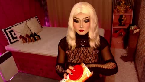 Snapshot of domtrans4sub chatting on 12.23.24 online show from 12.23.24