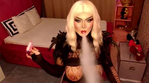 Snapshot of domtrans4sub chatting on 03.02.25 online show from 03.02.25