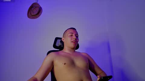 Donat Independent Model online show from 12.30.24