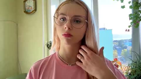Karolina online show from 10.07.25