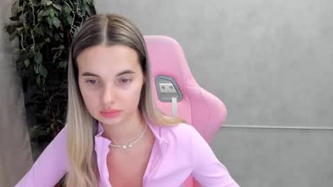 Donna On GMT2 Mon-Fri 3-9 AM online show from 02.26.25