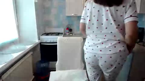 Tatiana 43 curvy sexy body and Joanna redhead 39 years online show from 09.15.25