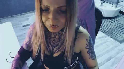 DonnaLive online show from 04.12.26