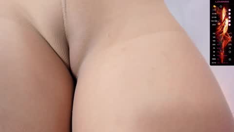 Snapshot of donnapaul_ chatting on 09.23.25 Paula DiazGMT-5 0730 - 1400 online show from 09.23.25