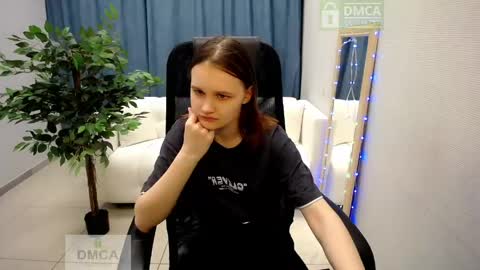 Sia online show from 04.17.26