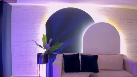  Donna Stonne  online show from 09.25.25