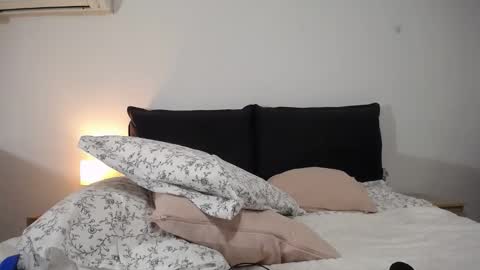 Snapshot of dontcallmeangel_ chatting on 10.03.25 Iara online show from 10.03.25