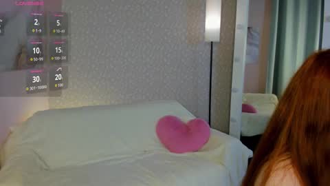 Snapshot of dora_exomi chatting on 11.18.25 Dora EXOMI online show from 11.18.25