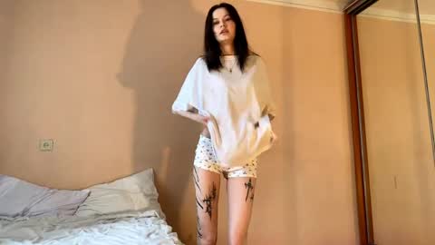 Lauren online show from 04.14.26