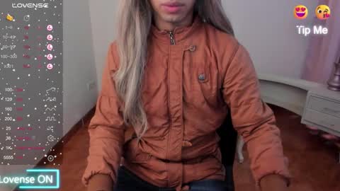 Nicolle online show from 02.15.25