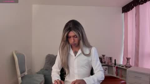 Nicolle online show from 03.03.25