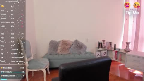 Nicolle online show from 03.03.25