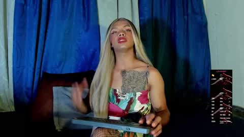 Nicolle online show from 10.11.25