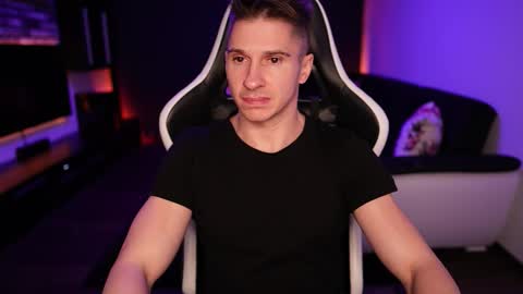 Dorian Reyes online show from 10.19.25