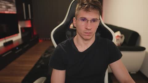 Dorian Reyes online show from 12.03.25