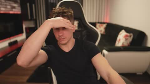 Dorian Reyes online show from 12.04.25