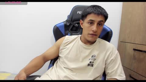 Snapshot of dorman_boy chatting on 11.02.25 dorman_boy online show from 11.02.25