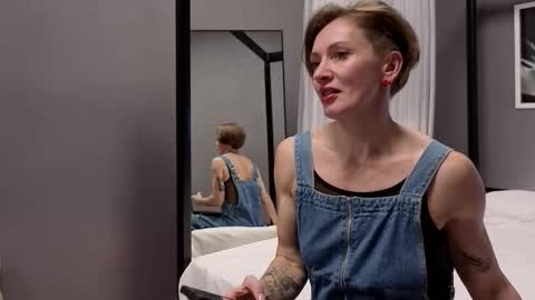 Dorothy Next stream on Monday at 3am-9am online show from 11.29.25