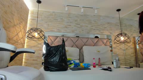  DOROTHY online show from 01.23.25