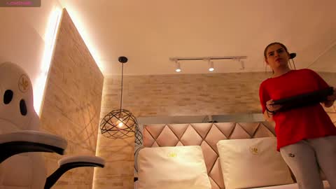  DOROTHY online show from 01.31.25