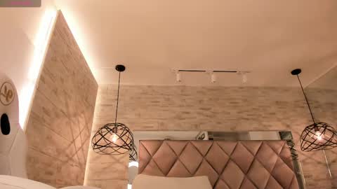  DOROTHY online show from 02.11.25