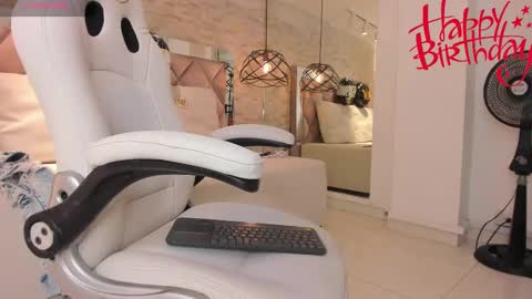  DOROTHY online show from 03.01.25