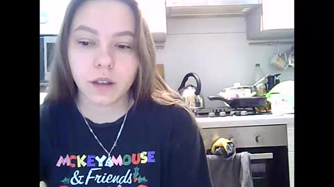 Dorrie Ann online show from 01.04.25