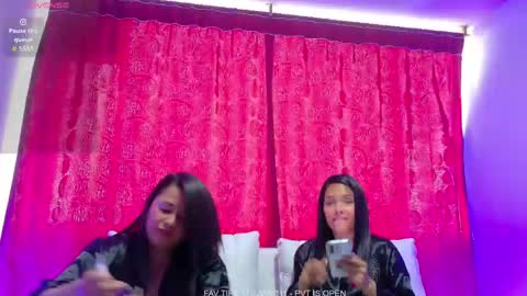 Snapshot of doubledelightt chatting on 04.23.26 Double Delight online show from 04.23.26