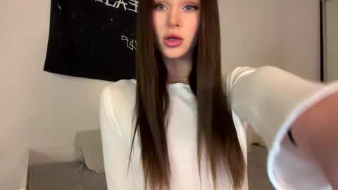 MOLLYYYY dont forget to give me a thumb up online show from 10.16.25