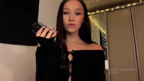 MOLLYYYY dont forget to give me a thumb up online show from 03.27.26