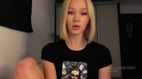 MOLLYYYY dont forget to give me a thumb up online show from 04.23.26