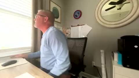 douglikes3xd online show from 10.31.25