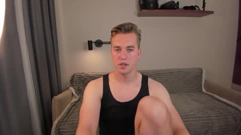 Snapshot of dr_your_dream chatting on 09.12.25 Mervin online show from 09.12.25