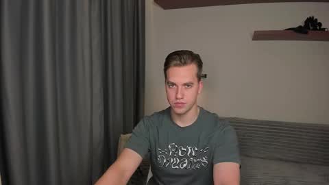 Snapshot of dr_your_dream chatting on 09.17.25 Mervin online show from 09.17.25