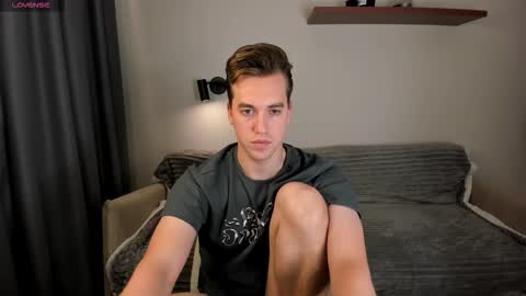 Snapshot of dr_your_dream chatting on 10.16.25 Mervin online show from 10.16.25